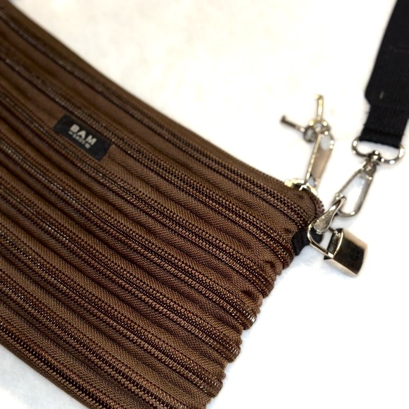 Continuous Zipper Bag - Picture 3 of 4